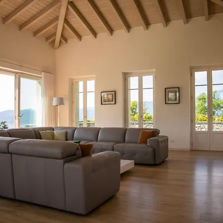 ヴィラ Il Portico ヴェルバーニア